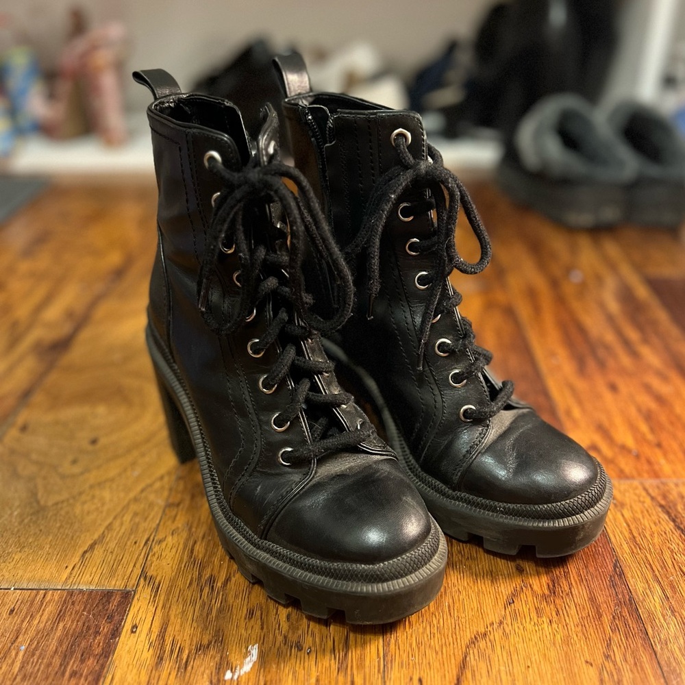 heeled boots